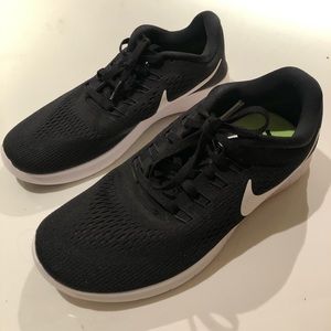 Nike Sneakers. Size 6.5. Never worn